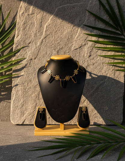 Pushpa Radiance Necklace